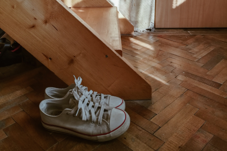 Deshalb sollten Sie Ihre Schuhe im Haus ausziehen